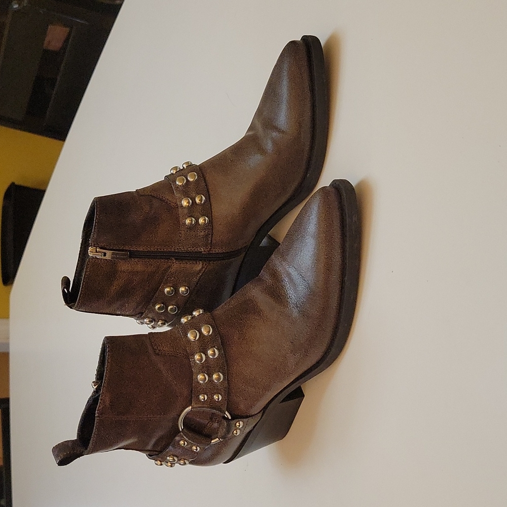 Janet and Janet ankle boots
